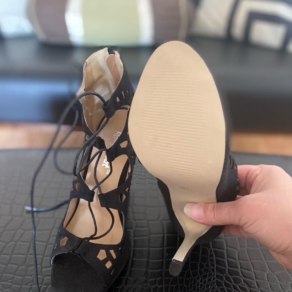 Heels - Picture 3 of 3